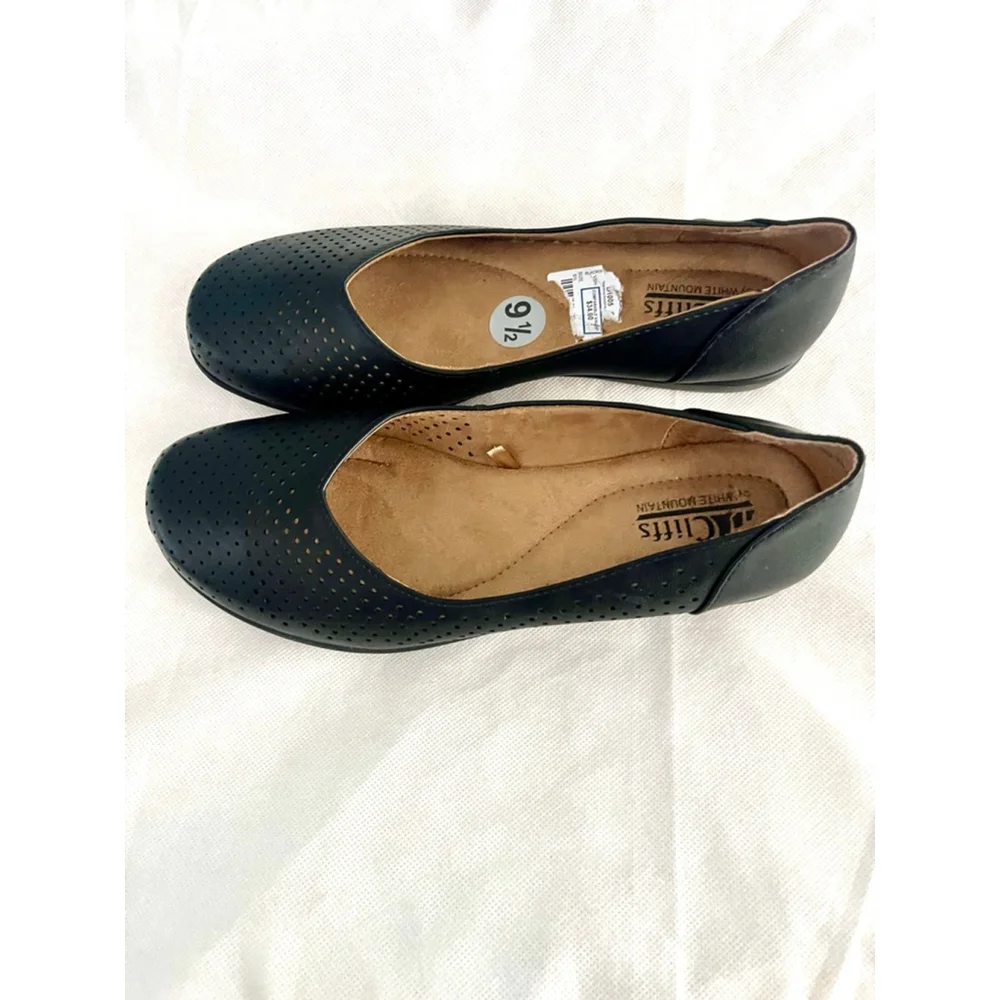 Cliffs by White Mountain Clara ballet flats Black Perforated design Size 9.5